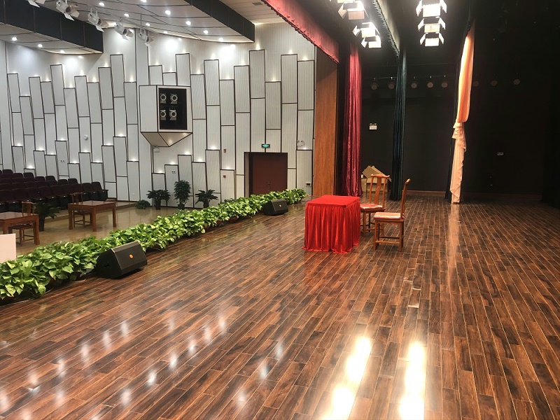 舞台免费看片在线观看网站設備呈現的效果怎樣保證