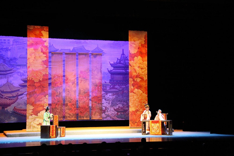 免费看片在线观看网站效果在戲曲舞台中的作用