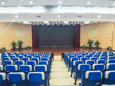 免费看片在线观看网站設備功率放大器的選擇要點