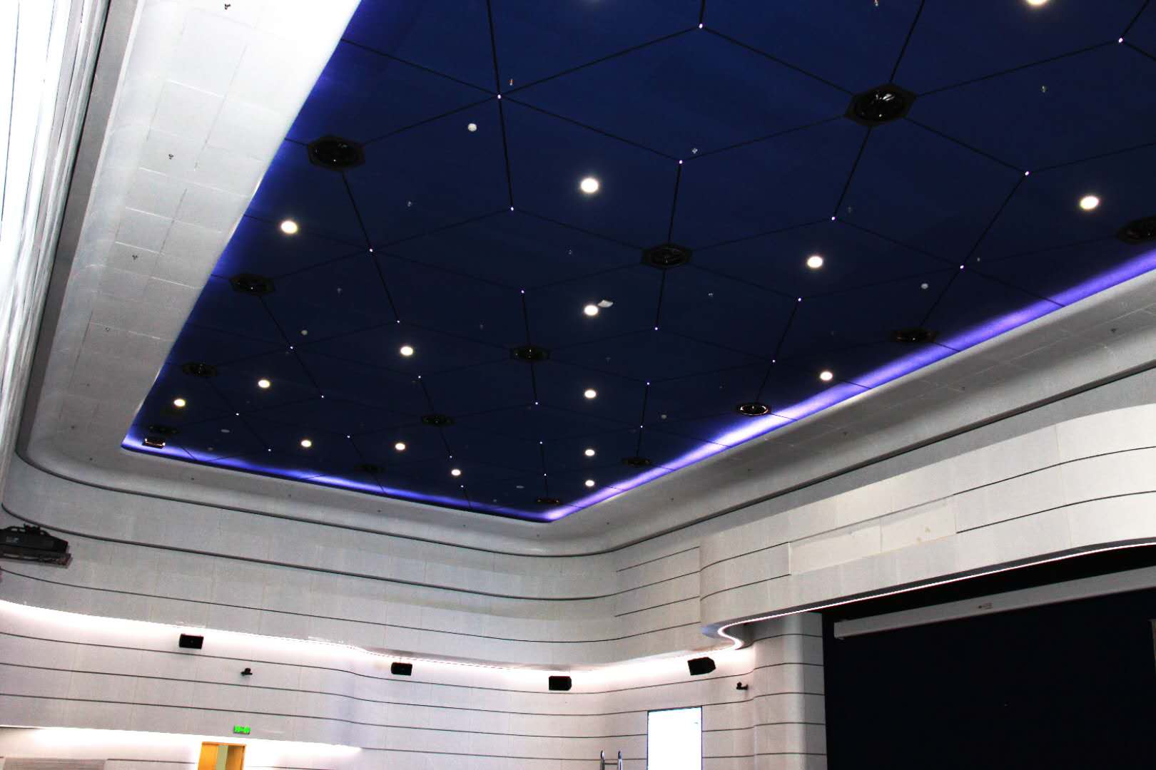 會議室免费看片在线观看网站設備產生噪音有哪些原因