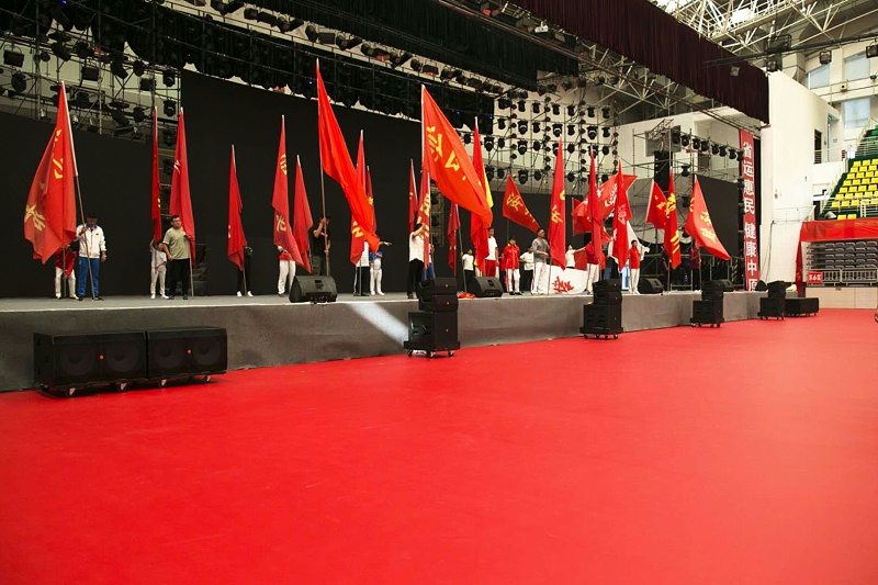 免费看片网站大全場演出的擴聲係統設計