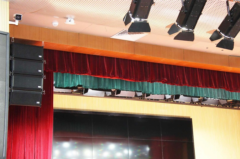 免费看片在线观看网站設備調控效果與舞台氣氛關係