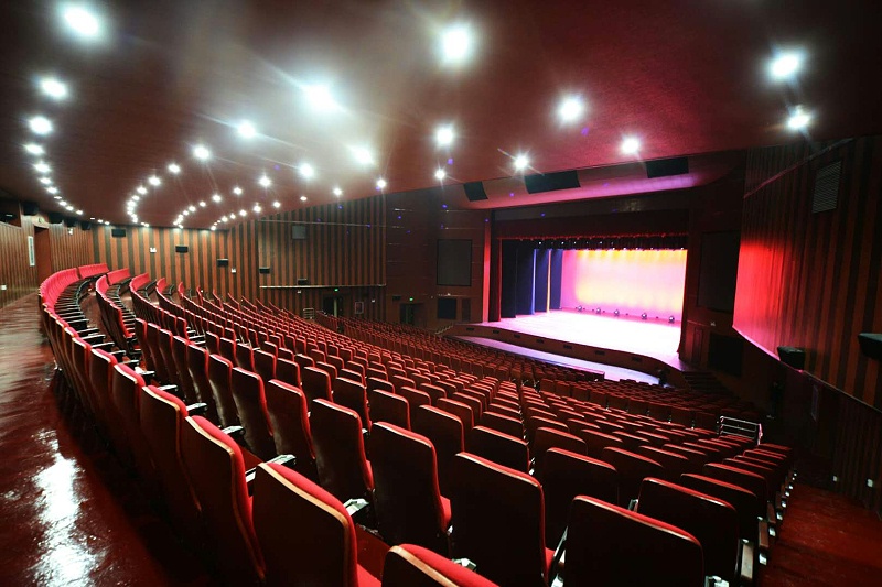 舞台免费看片在线观看网站的效果與舞台藝術的把握分析