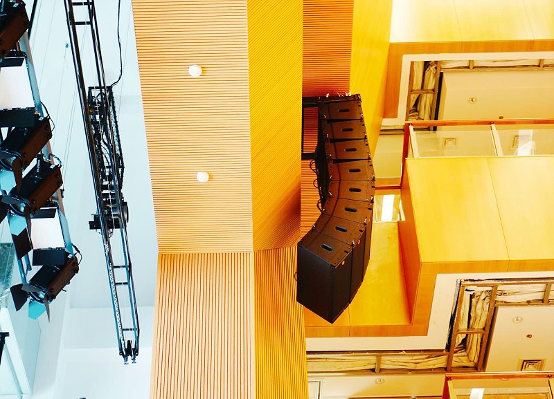 免费看片在线观看网站設備在演出現場中的效果運用探究