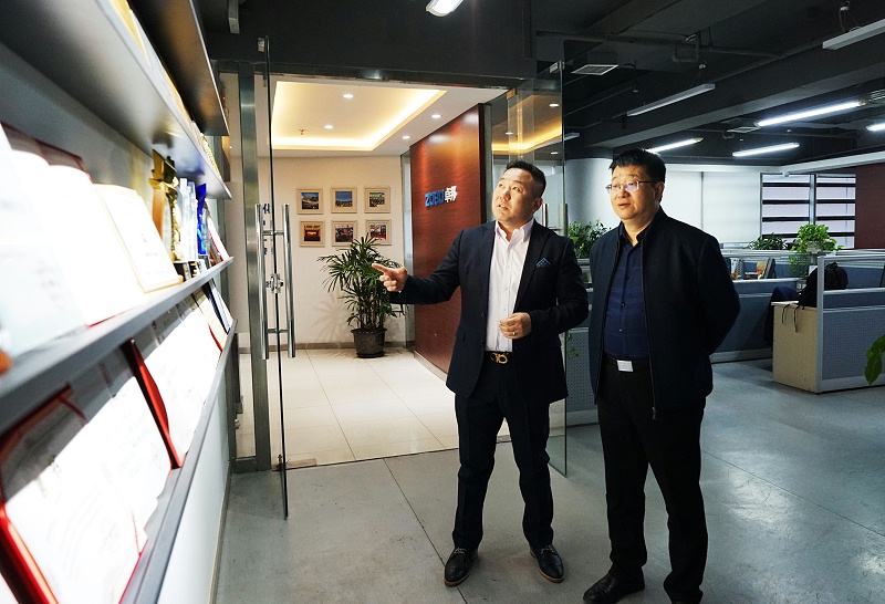 熱烈歡迎中國演藝設備技術協會理事長等領導一行蒞臨ZOBO免费看片TV下载調研指導